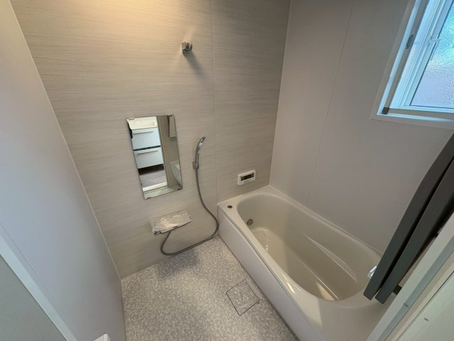 小曽根町4-5-15 戸建の浴室