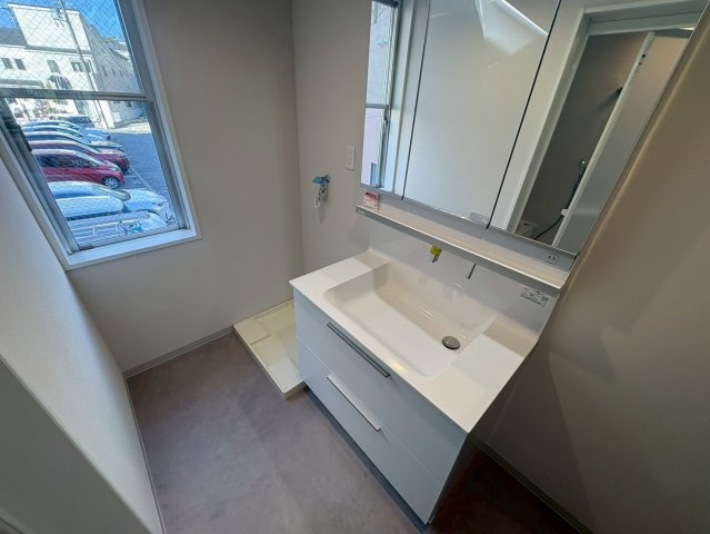 小曽根町4-5-15 戸建の独立洗面台