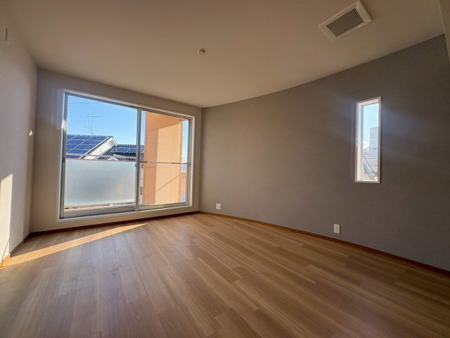 小曽根町4-5-15 戸建の居間・リビング