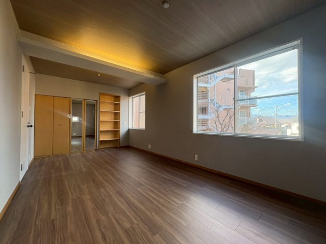 小曽根町4-5-15 戸建の居間・リビング