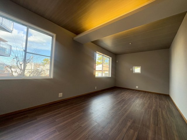 小曽根町4-5-15 戸建の居間・リビング