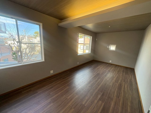 小曽根町4-5-15 戸建の居間・リビング