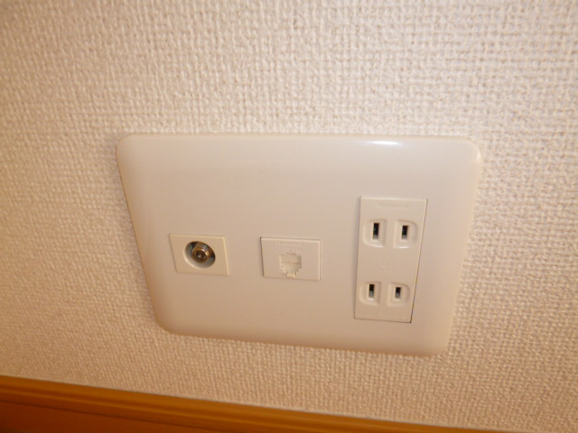 ビッグベアーＡの設備|電話モジュラー・TVジャック