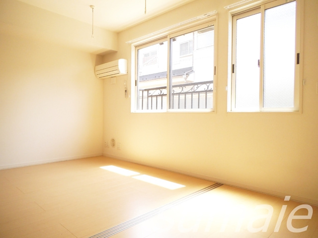 レグルスの居間・リビング|明るいお部屋です☆