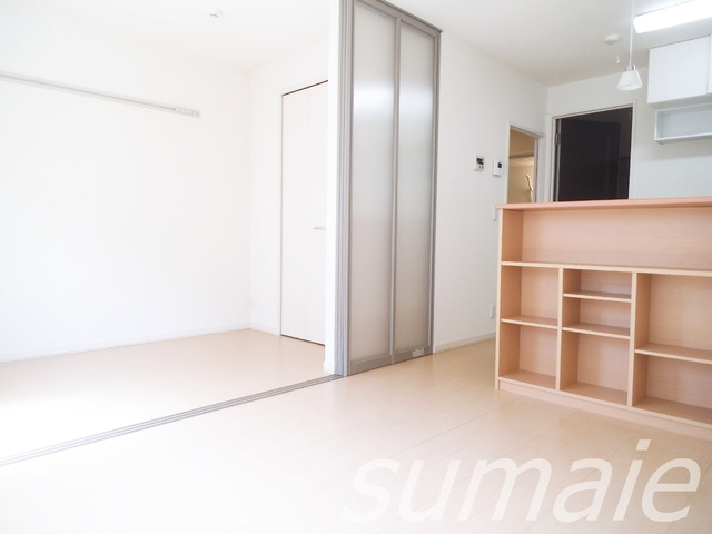 レグルスの寝室|窓側からのアングルです☆