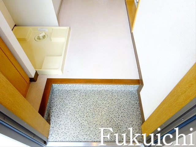 リリックコート中根ヒルズの玄関