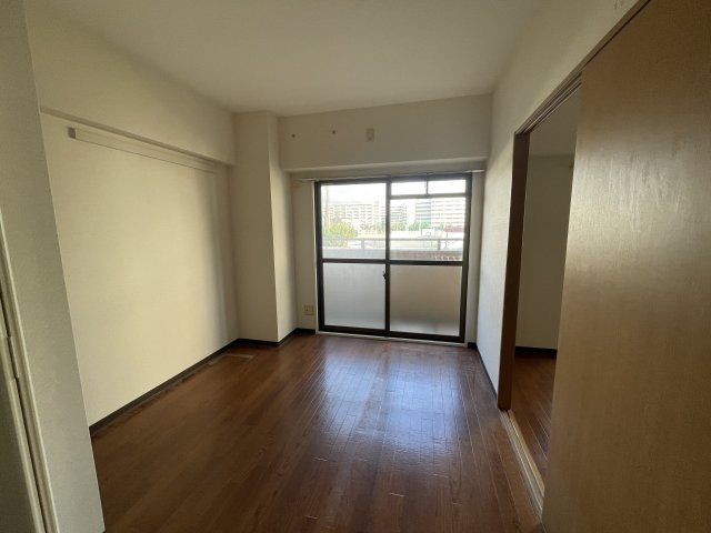 ルミネノヴァ菊田の居間・リビング