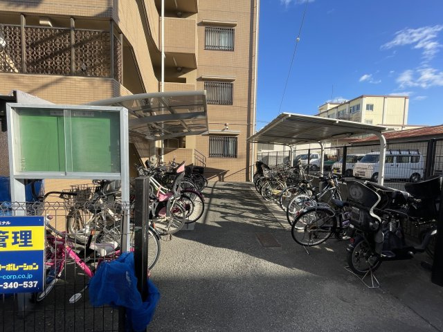 ルミネノヴァ菊田の駐車場
