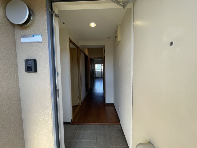 ルミネノヴァ菊田の玄関