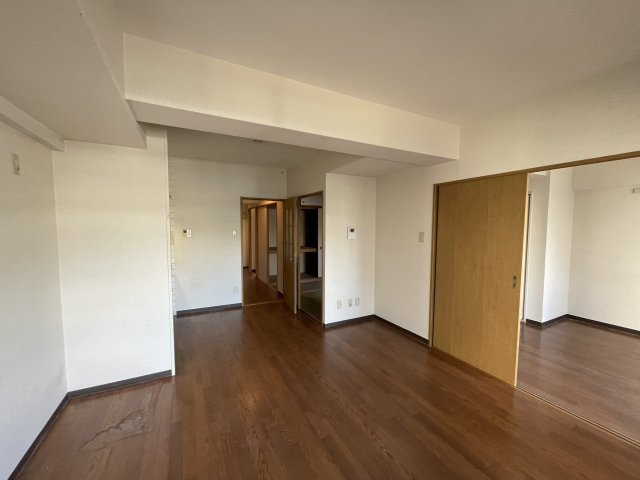 ルミネノヴァ菊田の居間・リビング