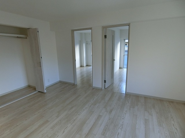 甲子園ハニーマンションの居間・リビング