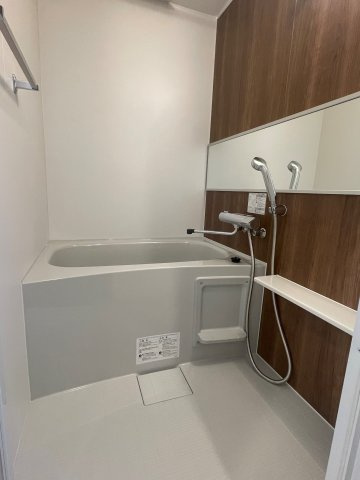 レジデンス三軒茶屋スクエア　リノベーション　オートロック　宅配BOXの浴室