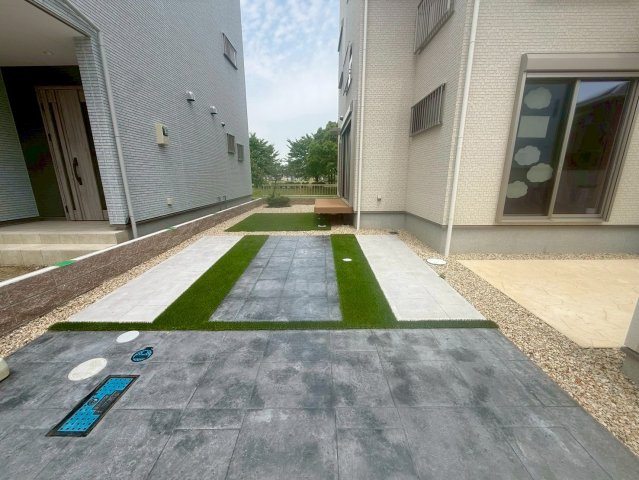 守山市焔魔堂町　新築戸建ての駐車場