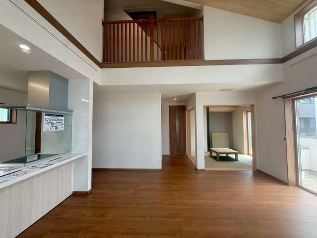 守山市焔魔堂町　新築戸建ての居間・リビング