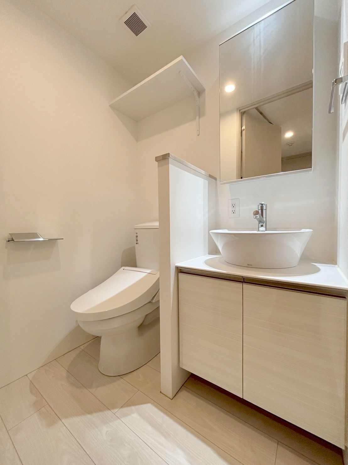 「防音仕様」LEGALAND+江古田の洗面所|広い洗面スペース