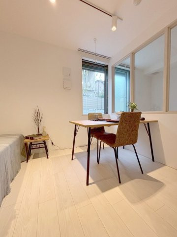 「防音仕様」LEGALAND+江古田の洋室|落ち着いた色調の洋室です