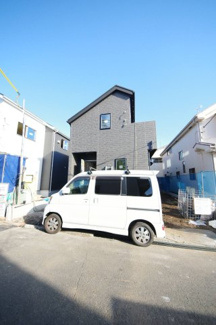 【外観】 | 【仲介手数料無料！！】日野市大坂上3丁目　新築戸建て（全2棟）2号棟　5380万円 | 令和７年11月24日撮影　建築中