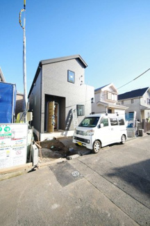 【外観】 | 【仲介手数料無料！！】日野市大坂上3丁目　新築戸建て（全2棟）2号棟　5590万円 | 令和７年11月24日撮影　建築中