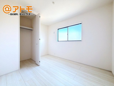 【子供部屋】 | 伊豆の国市南條　新築一戸建て　全1棟 | 広々使える収納付きの洋室です♪