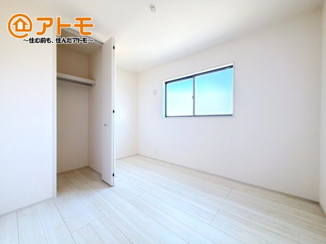 【子供部屋】 | 伊豆の国市南條　新築一戸建て　全1棟 | 広々使える収納付きの洋室です♪
