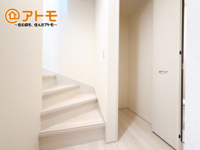 【内装】 | 伊豆の国市南條　新築一戸建て　全1棟 | 階段は緩やかで手すりもついているので上りやすくなっています！