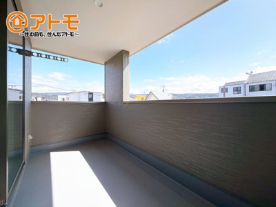 【バルコニー】 | 伊豆の国市南條　新築一戸建て　全1棟 | インナーバルコニーはお出かけ中の急な雨でも安心♪
