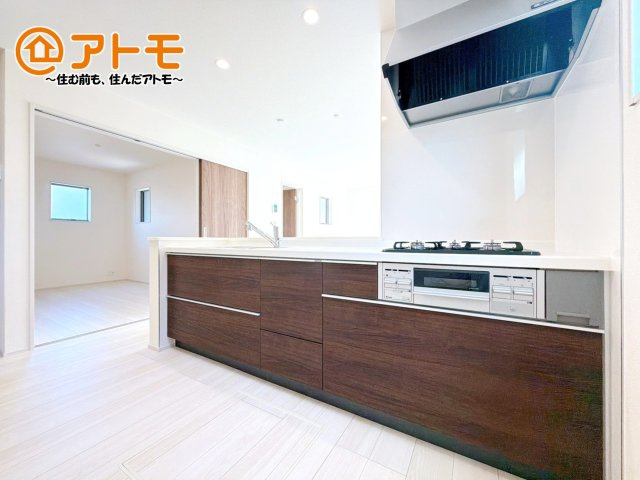 【キッチン】 | 伊豆の国市南條　新築一戸建て　全1棟 | 対面タイプならキッチン内にいながらご家族やお客様との会話が楽しめます♪