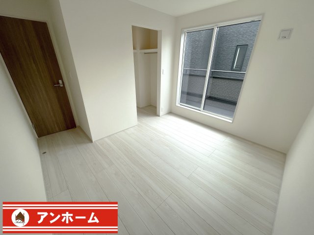 大和高田市西坊城１号棟の洋室|個人の部屋や寝室として使える洋室です