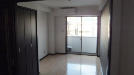 Elan Vitalの居間・リビング|オートロック付きです。