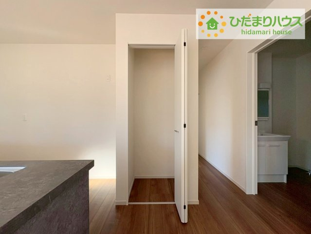 ひたちなか市足崎1期　新築戸建　2号棟の収納|掃除機や買い溜めしたい日用品をしまうのに便利です！