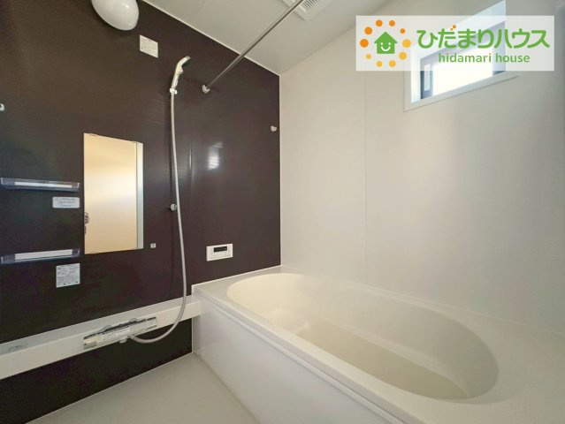 ひたちなか市足崎1期　新築戸建　2号棟の浴室|"何歳まで一緒に入ってくれるだろうか・・・。
広いお風呂は、お子様と一緒に入るバスタイムがより楽しくなります。"