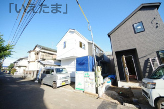 【外観】 | 【仲介手数料無料！！】日野市大坂上3丁目　新築戸建て（全2棟）1号棟　5590万円 | 令和７年11月24日撮影　建築中