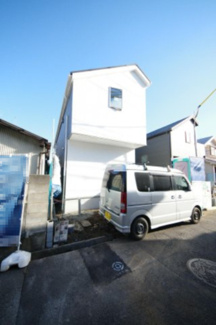 【外観】 | 【仲介手数料無料！！】日野市大坂上3丁目　新築戸建て（全2棟）1号棟　5590万円 | 令和７年11月24日撮影　建築中