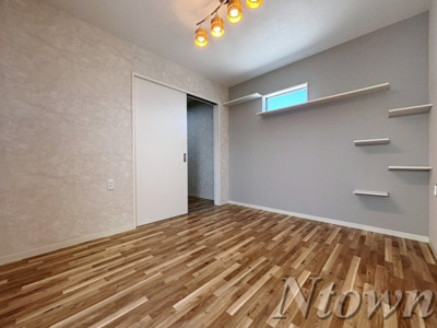 【居間・リビング】 | Katze志賀本通(カッツェシガホンドオリ) | ゆったりとしたリビングです