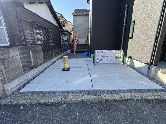柏市光ヶ丘４丁目新築戸建【酒井根東小学校：7分】の駐車場|駐車スペース・3台駐車可（3台目はオプション）