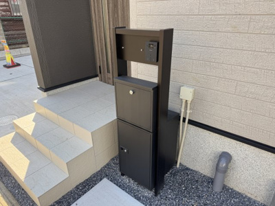 【防犯設備】 | 柏市光ヶ丘４丁目新築戸建【酒井根東小学校：7分】 | インターホン・宅配ボックス完備