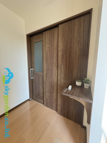 藤沢市大庭　中古戸建の玄関