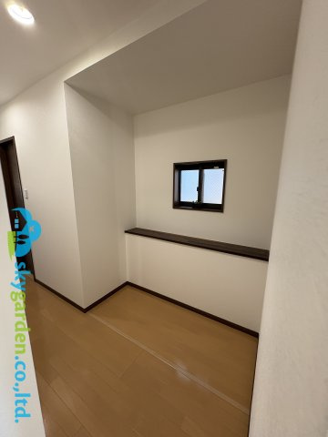 藤沢市大庭　中古戸建の内装|2階廊下・フリースペース