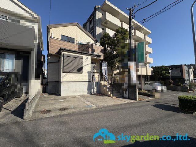 藤沢市大庭　中古戸建の前面道路含む現地写真|前面道路含む現地写真です