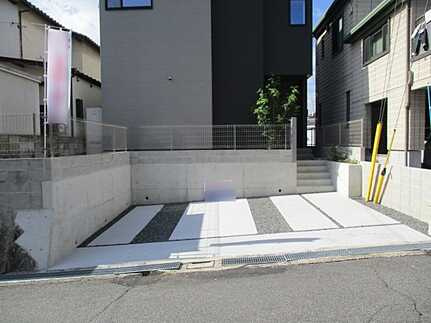 広島市佐伯区五日市町大字昭和台 昭和台の駐車場