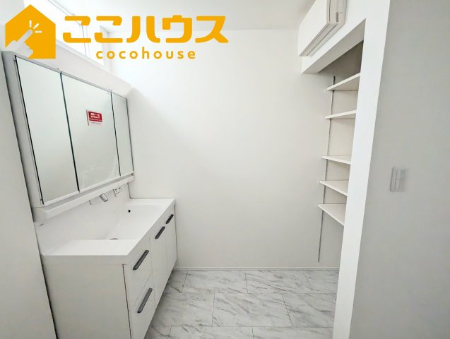 豊見城市名嘉地　新築戸建て　全3棟　2号棟の脱衣所|脱衣所