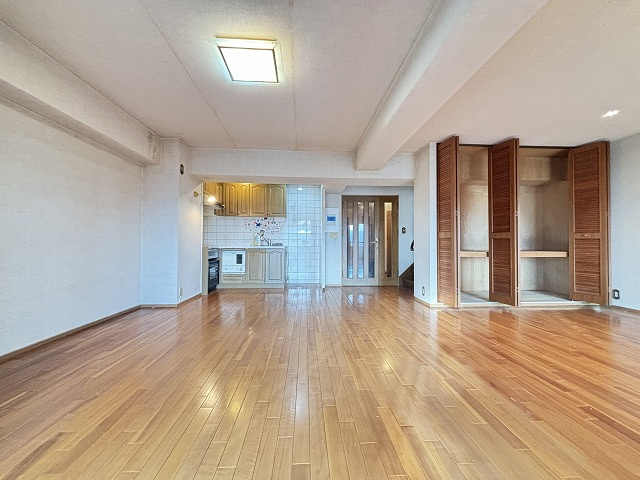 【居間・リビング】 | ロワールマンション・アール植物園