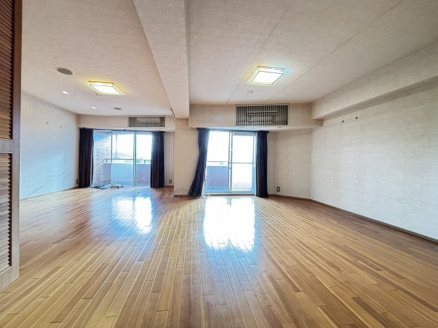 【居間・リビング】 | ロワールマンション・アール植物園