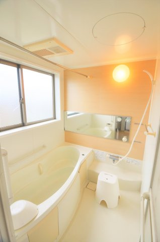 茅ヶ崎市円蔵　中古戸建の浴室