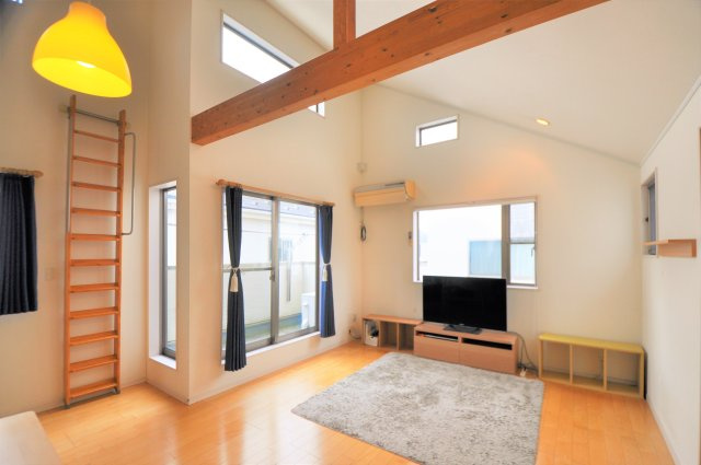 茅ヶ崎市円蔵　中古戸建の居間・リビング