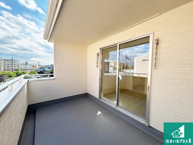 貝塚市久保　第9期　新築一戸建てのバルコニー|日当たりのよいバルコニー！お部屋が開放的に！