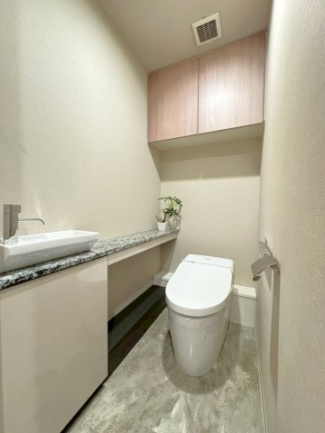 駅徒歩３分の駅近☆７階につき眺望良好☆リビング床暖房付２ＬＤＫ☆クラッシィハウス御池柳馬場のトイレ|トイレ