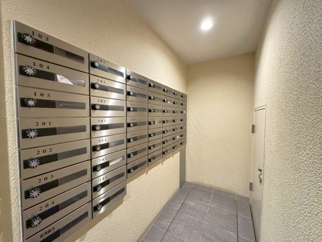 駅徒歩３分の駅近☆７階につき眺望良好☆リビング床暖房付２ＬＤＫ☆クラッシィハウス御池柳馬場の設備|郵便受けポスト