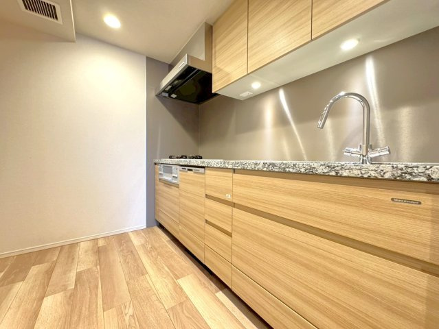 駅徒歩３分の駅近☆７階につき眺望良好☆リビング床暖房付２ＬＤＫ☆クラッシィハウス御池柳馬場のキッチン|キッチン