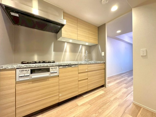 駅徒歩３分の駅近☆７階につき眺望良好☆リビング床暖房付２ＬＤＫ☆クラッシィハウス御池柳馬場のキッチン|キッチン